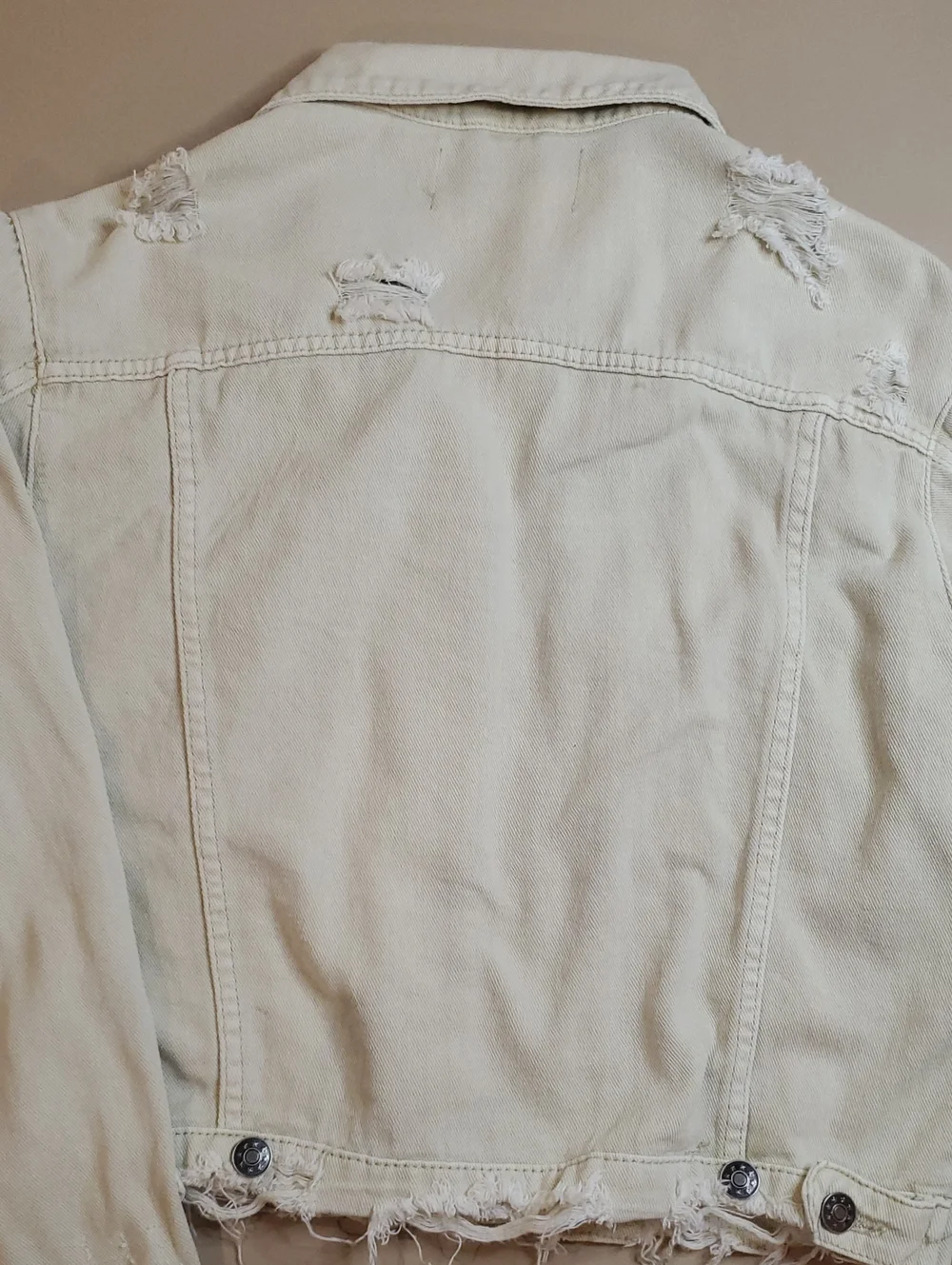 Mustard Seed Cropped Light Tan Distressed Denim Jacket Womwn's Size Small - Picture 5 of 9